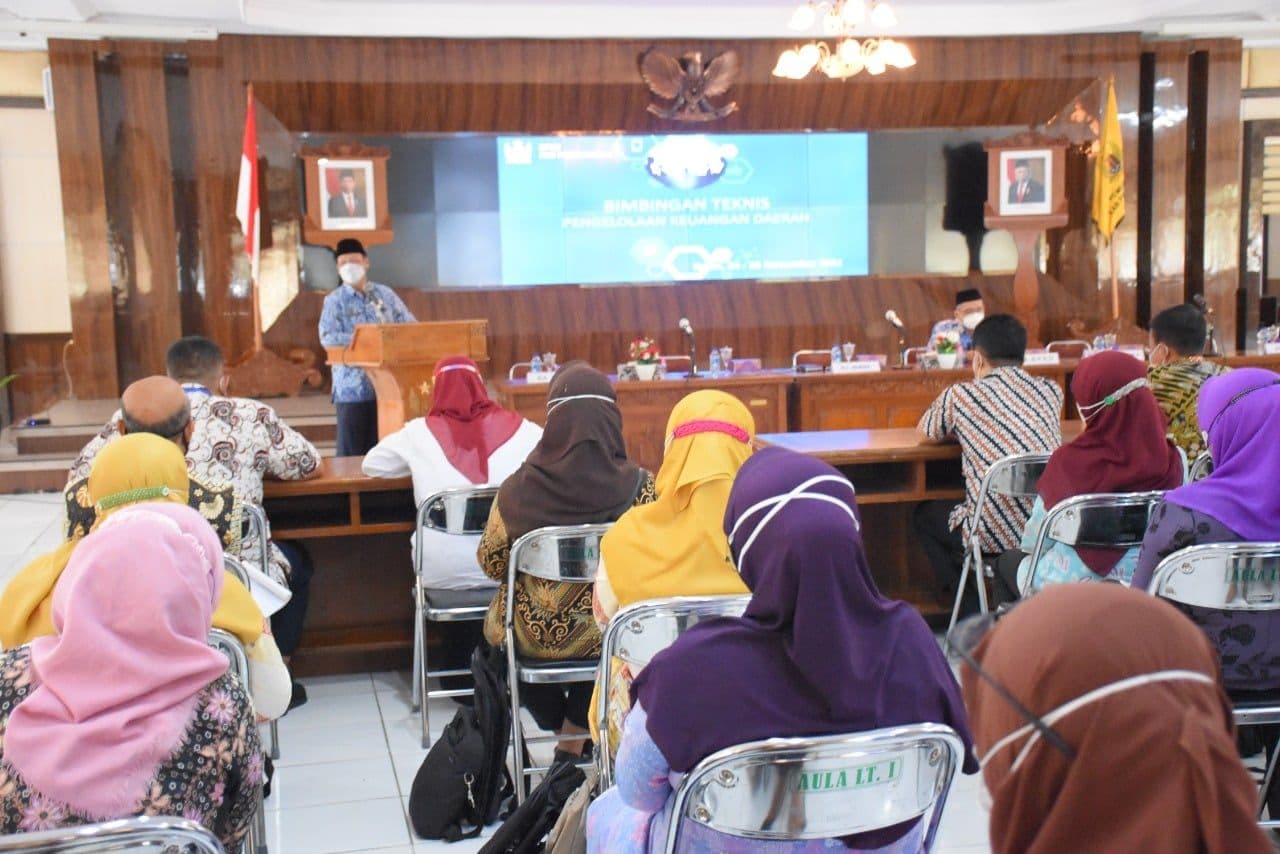 An image uploaded to Strapi called Bimtek2