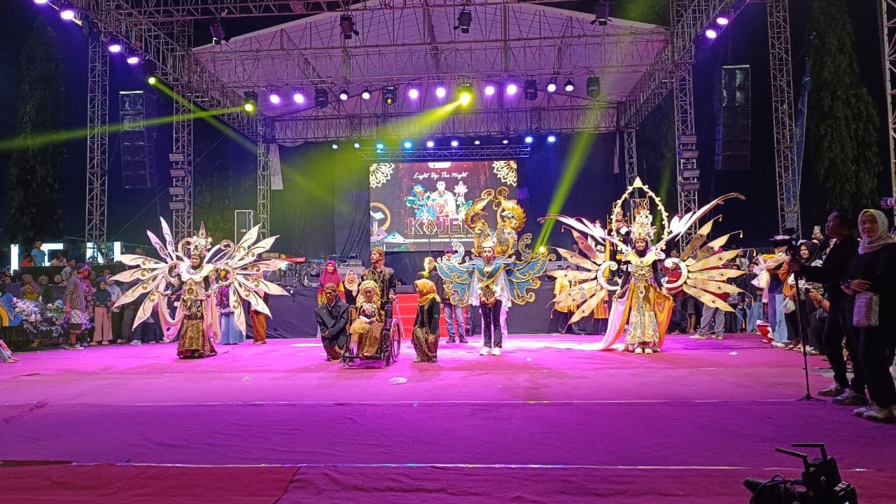 An image uploaded to Strapi called NightCarnival