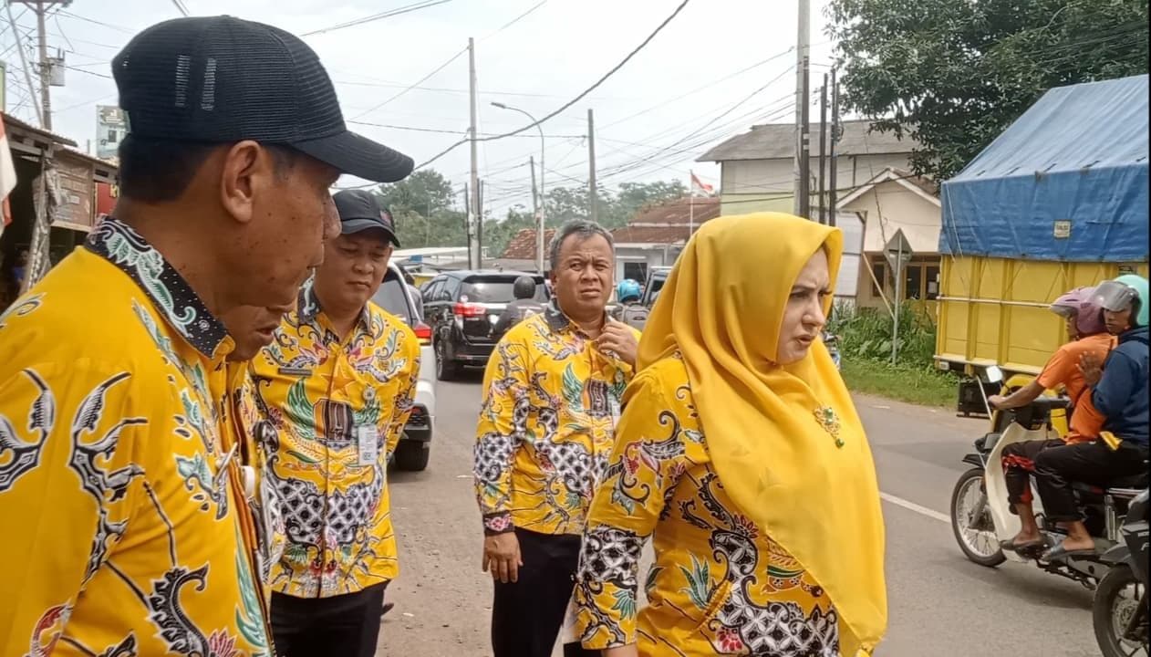 BUPATI FADIA TINJAU JALAN PROVINSI WIRADESA - BOJONG