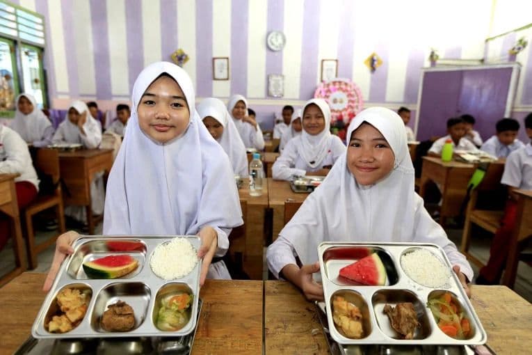 WABUP PEKALONGAN PASTIKAN PROGRAM MAKAN BERGIZI GRATIS TETAP BERJALAN SELAMA RAMADAN
