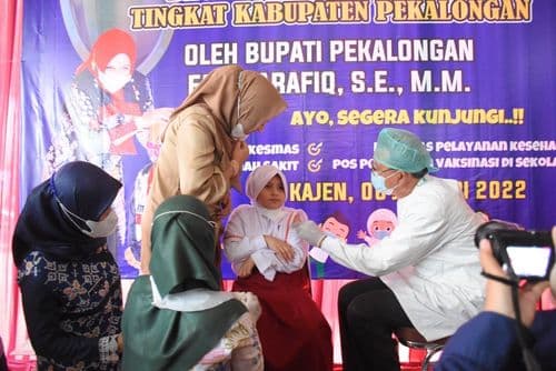 An image uploaded to Strapi called 044