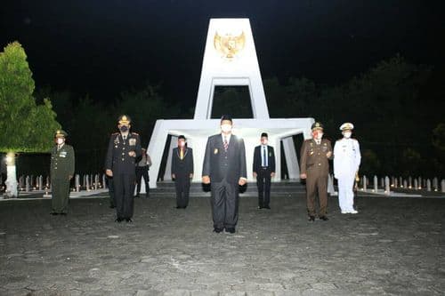 An image uploaded to Strapi called 444