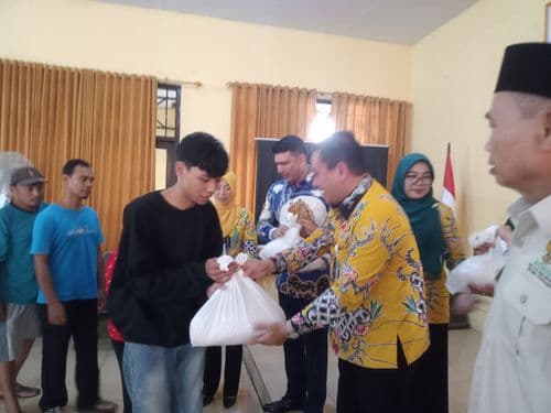 PEMKAB PEKALONGAN DAN BAZNAS SALURKAN 250 PAKET BANTUAN JELANG IDUL FITRI