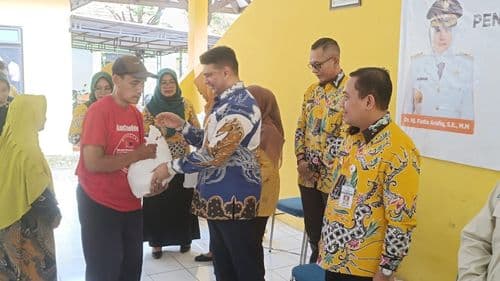 JELANG LEBARAN, PEMKAB SALURKAN 3 RIBU PAKET BERAS ZAKAT