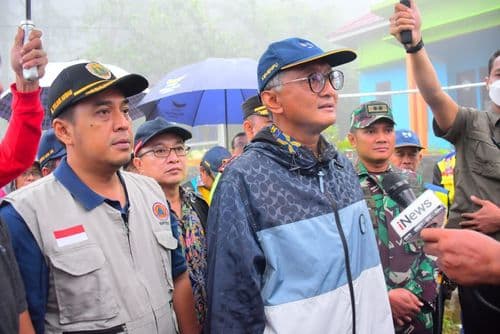 MENTERI PEKERJAAN UMUM UPAYAKAN PERCEPATAN PROSES PERBAIKAN JEMBATAN DI PETUNGKRIYONO