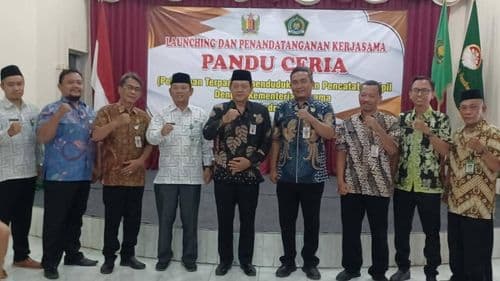 DISDUKCAPIL JALIN KERJA SAMA PELAYANAN ADMINDUK “PANDU CERIA” DENGAN KEMENAG