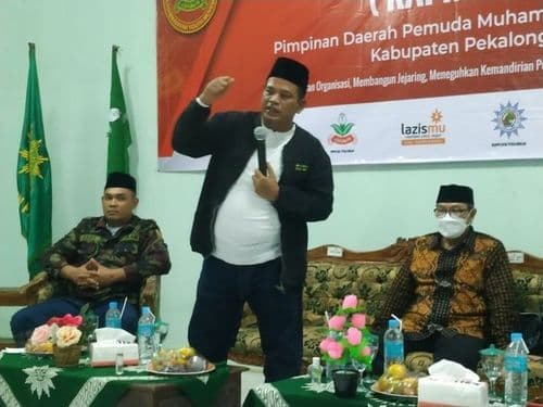 An image uploaded to Strapi called Pemuda1