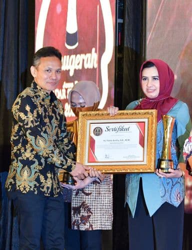 An image uploaded to Strapi called Penghargaan