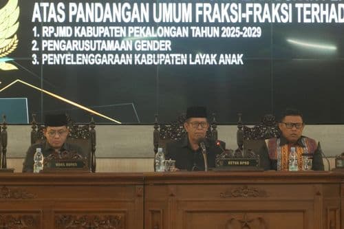 PEMERINTAH KABUPATEN PEKALONGAN TANGGAPI PANDANGAN UMUM FRAKSI DPRD TERKAIT RAPERDA KABUPATEN PEKALONGAN.