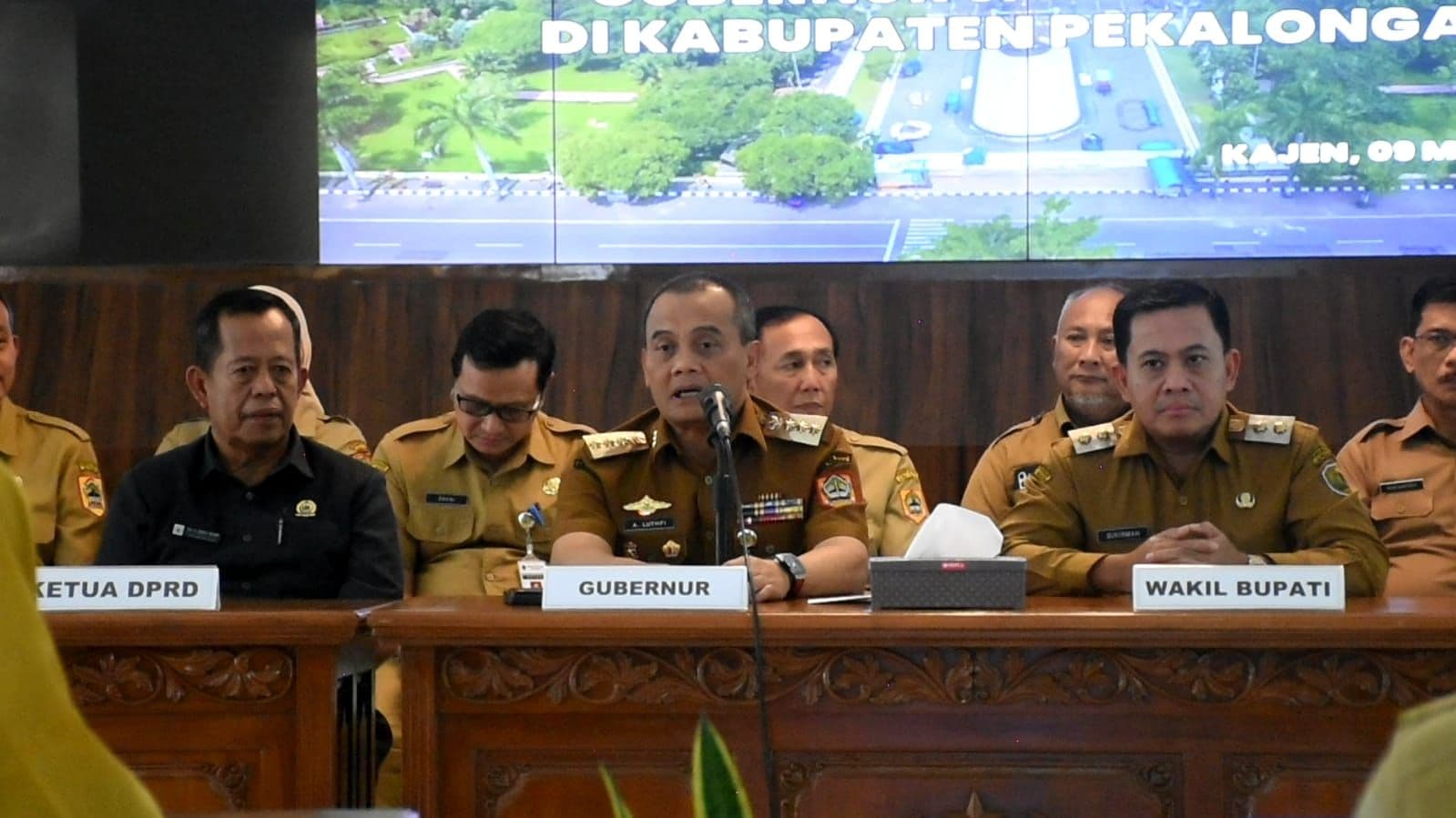 ARAHKAN PLT BUPATI PEKALONGAN, GUBERNUR JATENG MINTA PRIORITASKAN PELAYANAN MASYARAKAT