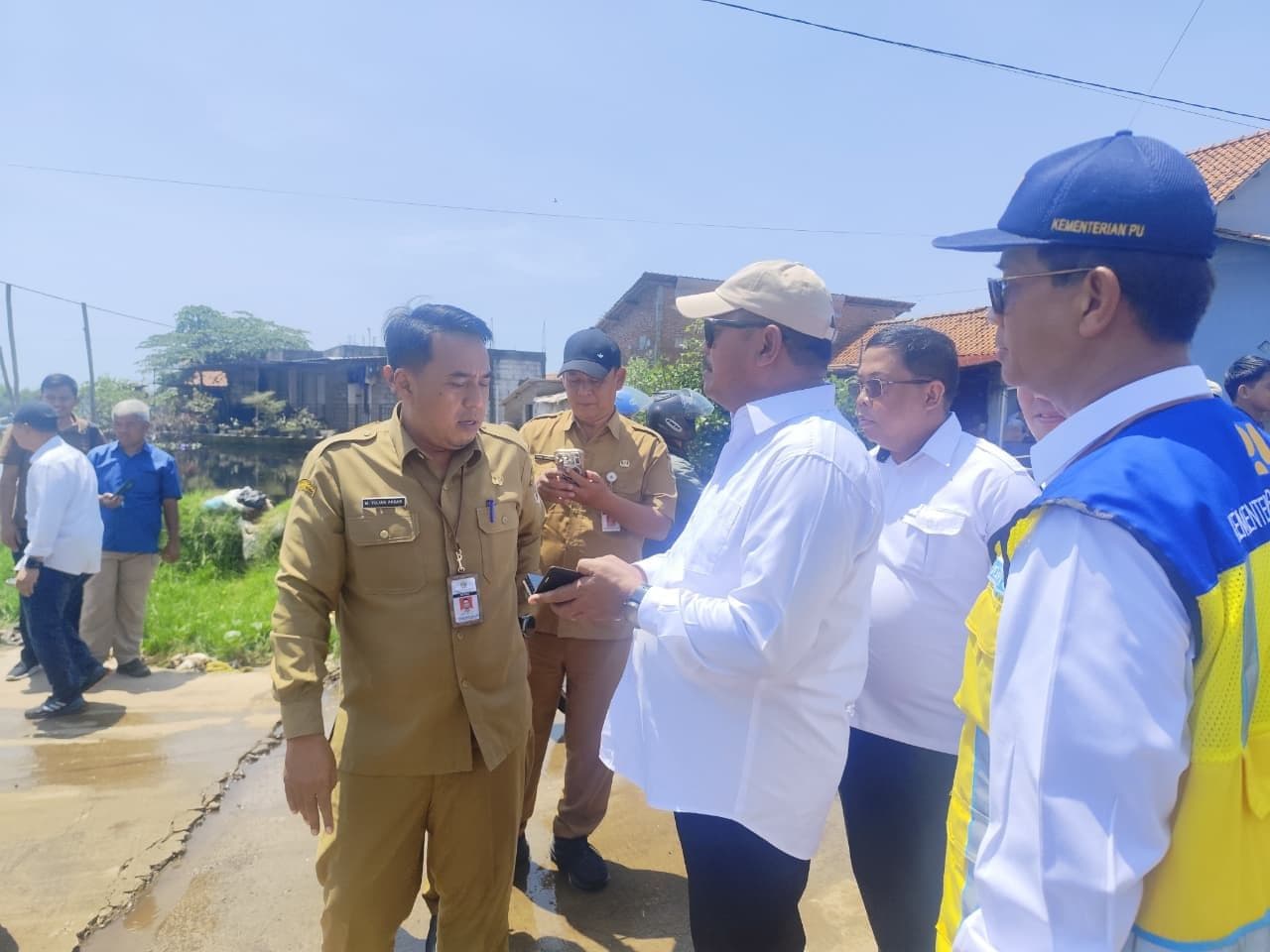ATASI BANJIR DAN ROB, PEMKAB PEKALONGAN BERSAMA BOPJ TINJAU SUNGAI BREMI