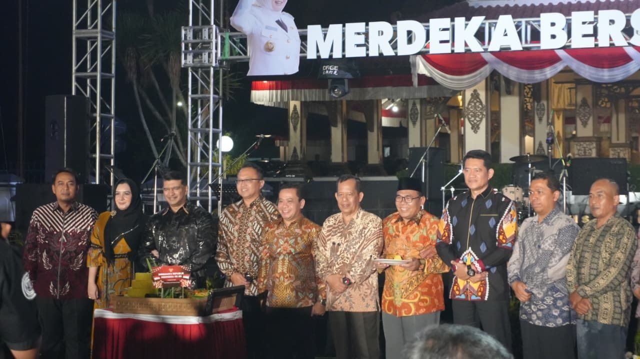 BUPATI APRESIASI KERJA TIM, RANGKAIAN HUT RI KE-80 DAN HARI JADI KE-403 KABUPATEN PEKALONGAN BERTABUR BINTANG