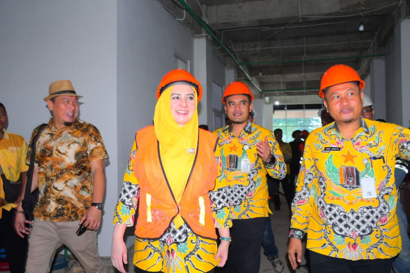 BUPATI FADIA TINJAU PROGRES PEMBANGUNAN RSUD KRATON DI WIRADESA