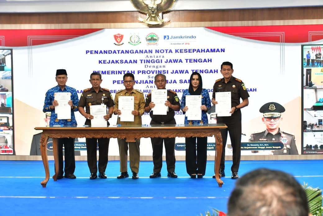 BUPATI PEKALONGAN HADIRI PENANDATANGANAN MOU DAN PKS IMPLEMENTASI UU NO. 1 TAHUN 2023 TENTANG PIDANA KERJA SOSIAL DI JAWA TENGAH