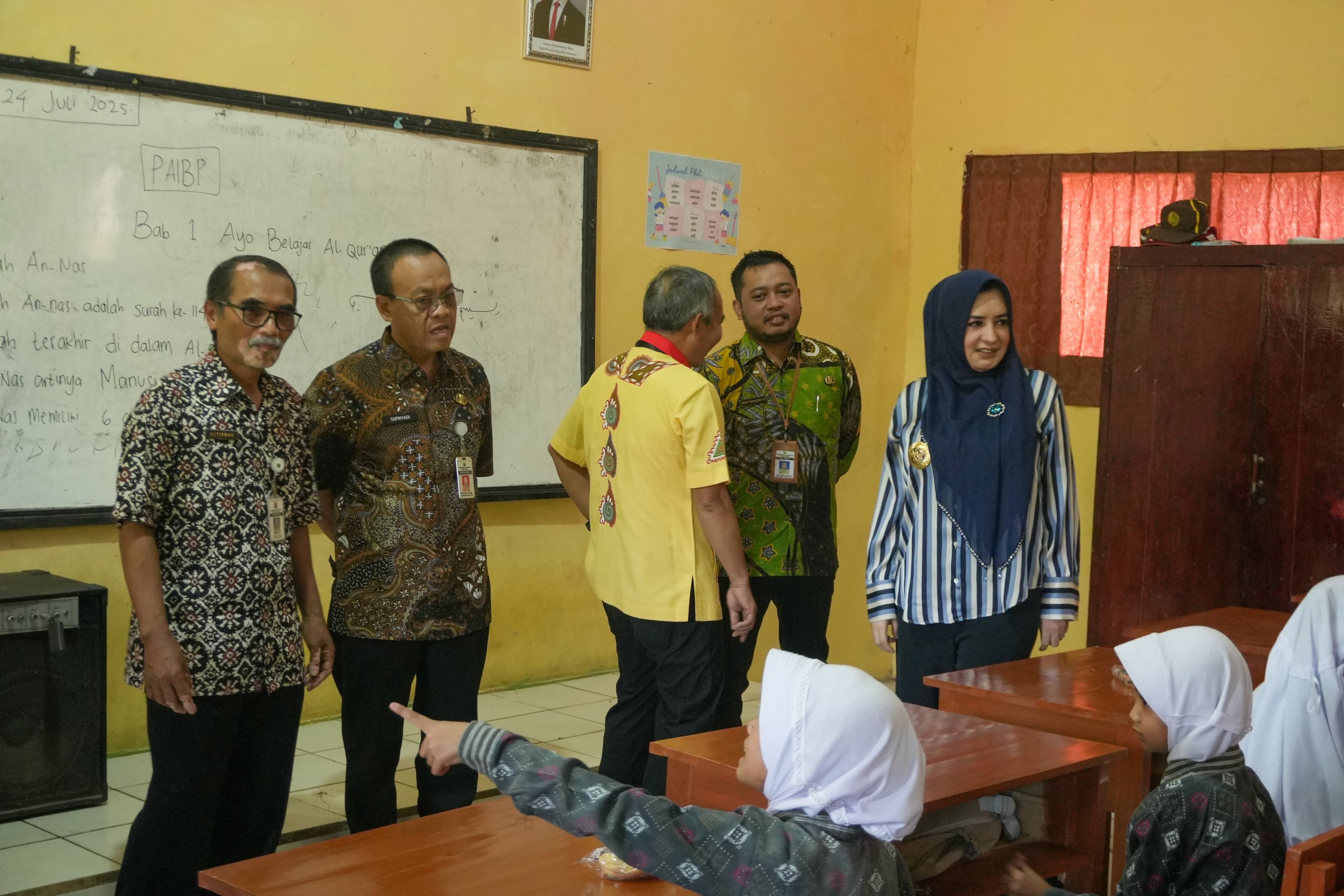 BUPATI PEKALONGAN PASTIKAN FASILITAS SEKOLAH NEGERI LAYAK, FOKUS PERBAIKAN TERUS DILAKUKAN