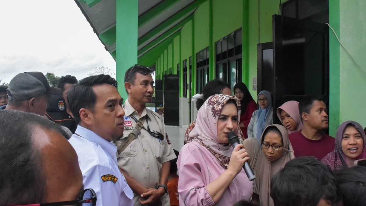 BUPATI PEKALONGAN PASTIKAN PENANGANAN BANJIR DAN DAPUR UMUM BERJALAN OPTIMAL