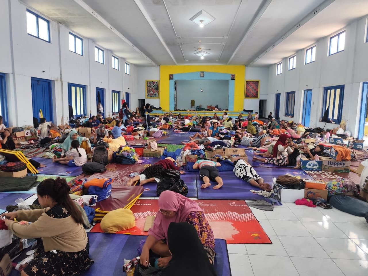 DINSOS: 1.500 JIWA MASIH BERTAHAN DI POSKO PENGUNGSIAN