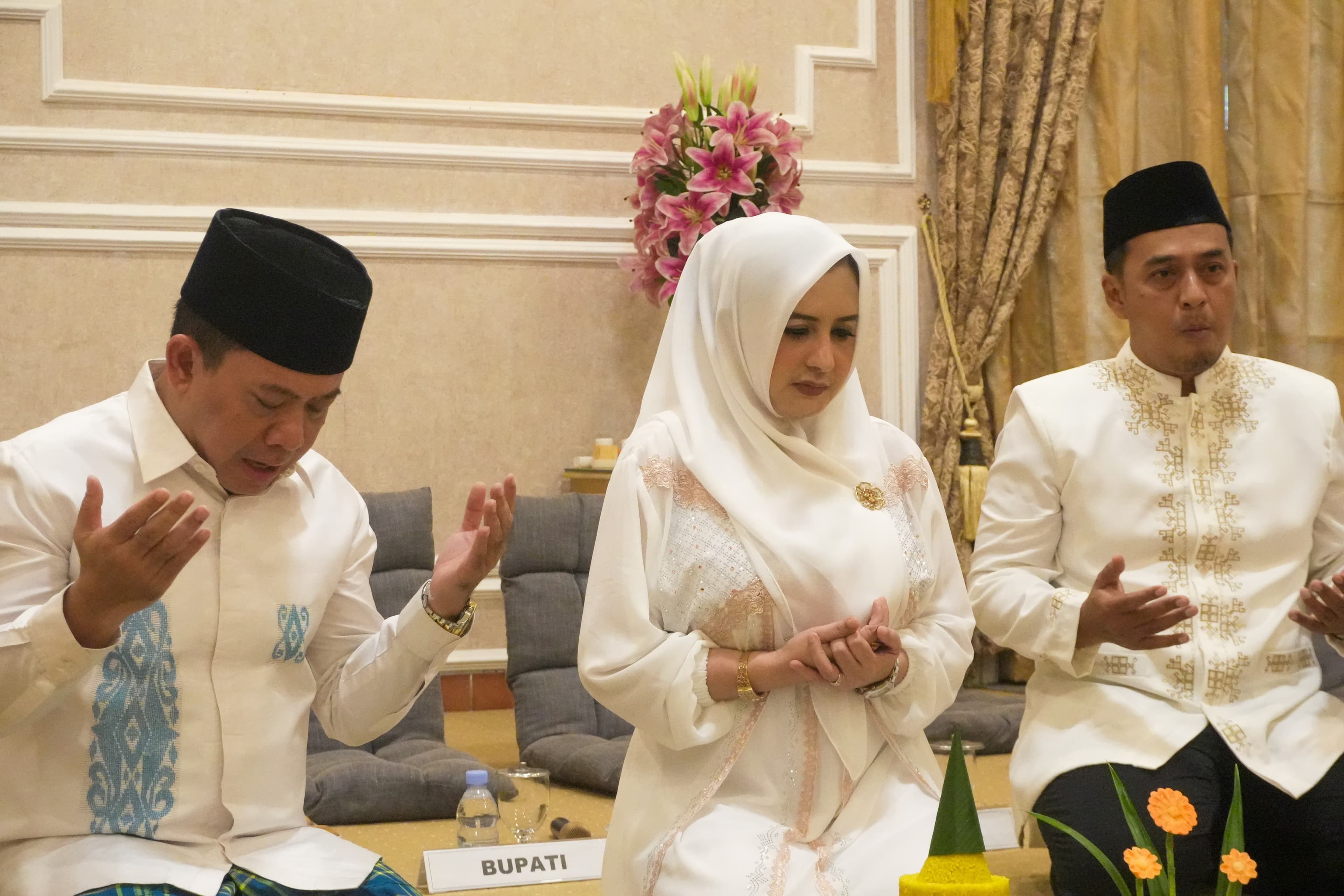 DOA BERSAMA DAN KHOTMIL QUR’AN JADI PEMBUKA PERAYAAN HUT RI & HARI JADI KABUPATEN PEKALONGAN