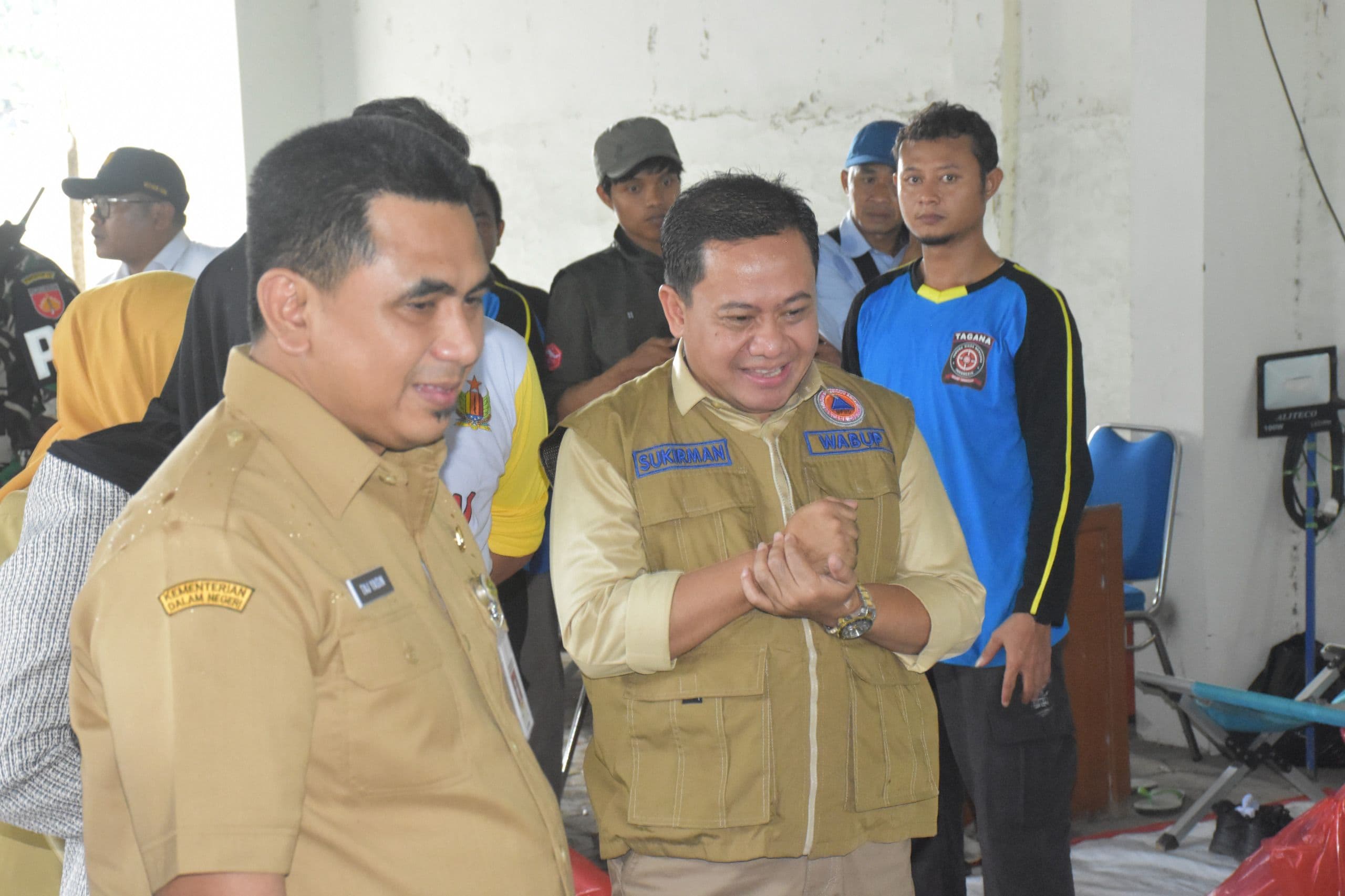 GERAK CEPAT WABUP PEKALONGAN H. SUKIRMAN TANGANI KORBAN BANJIR, PASTIKAN EVAKUASI MEDIS DAN LOGISTIK AMAN