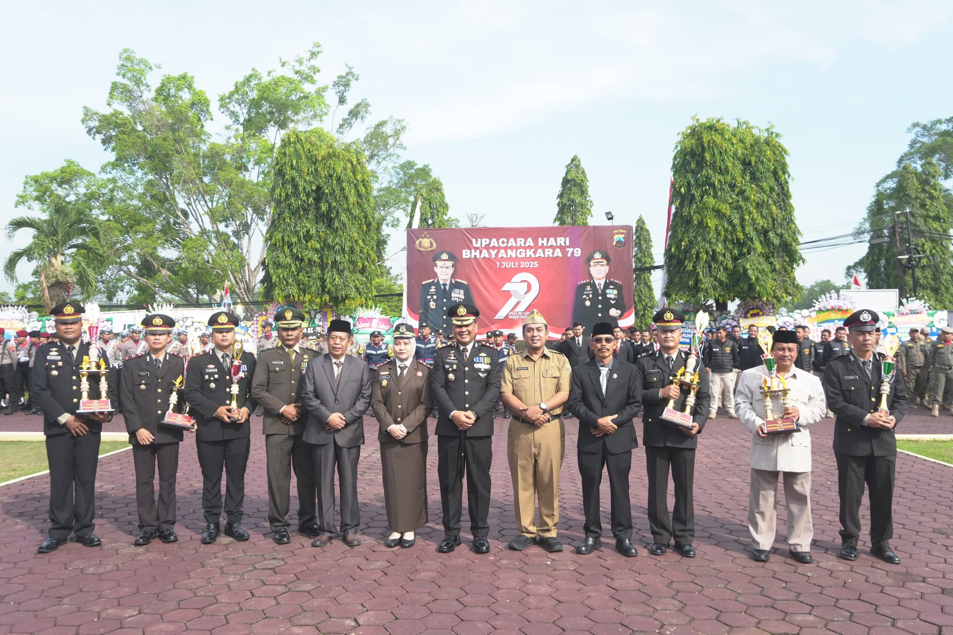 HADIRI HUT BHAYANGKARA, SEKDA TERUS MEMPERKUAT SOLIDARITAS BERSAMA POLRES PEKALONGAN