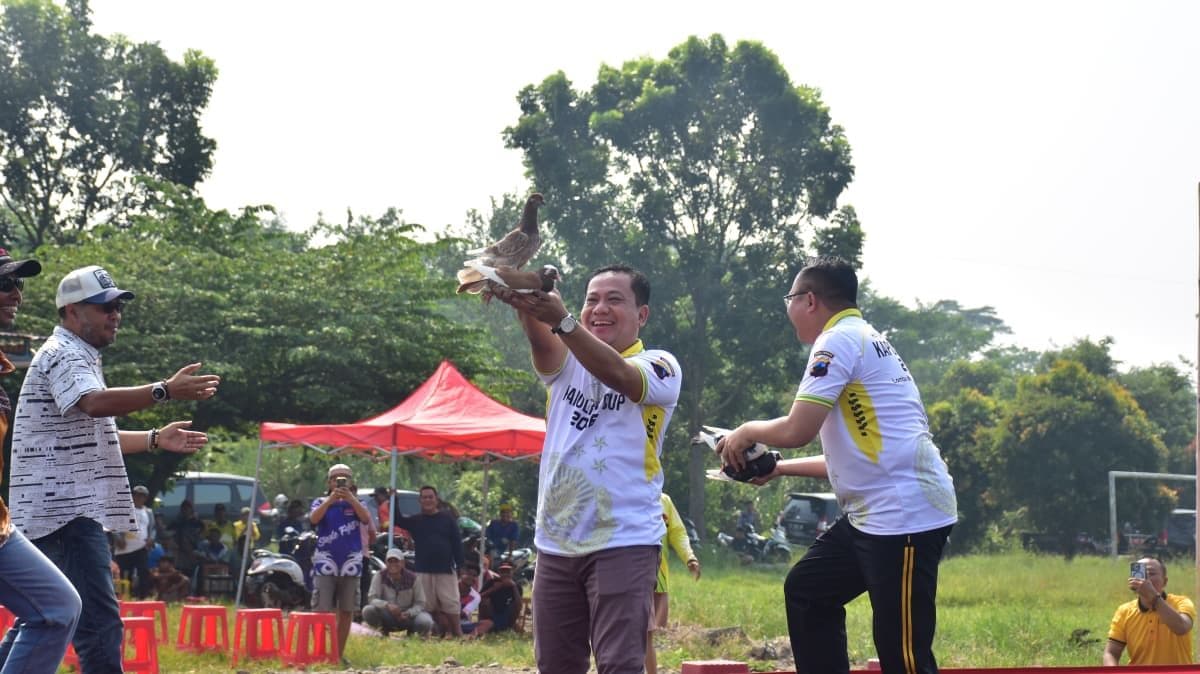 HADIRI KAPOLRES CUP 2026, PLT. BUPATI PEKALONGAN APRESIASI DAMPAK EKONOMI LOMBA MERPATI KOLONG