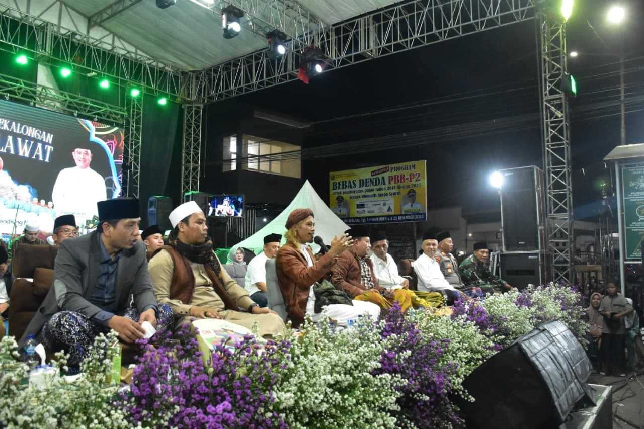 KABUPATEN PEKALONGAN BERSHOLAWAT, PEMKAB AJAK MASYARAKAT JAGA KEBERSAMAAN DAN KEIMANAN