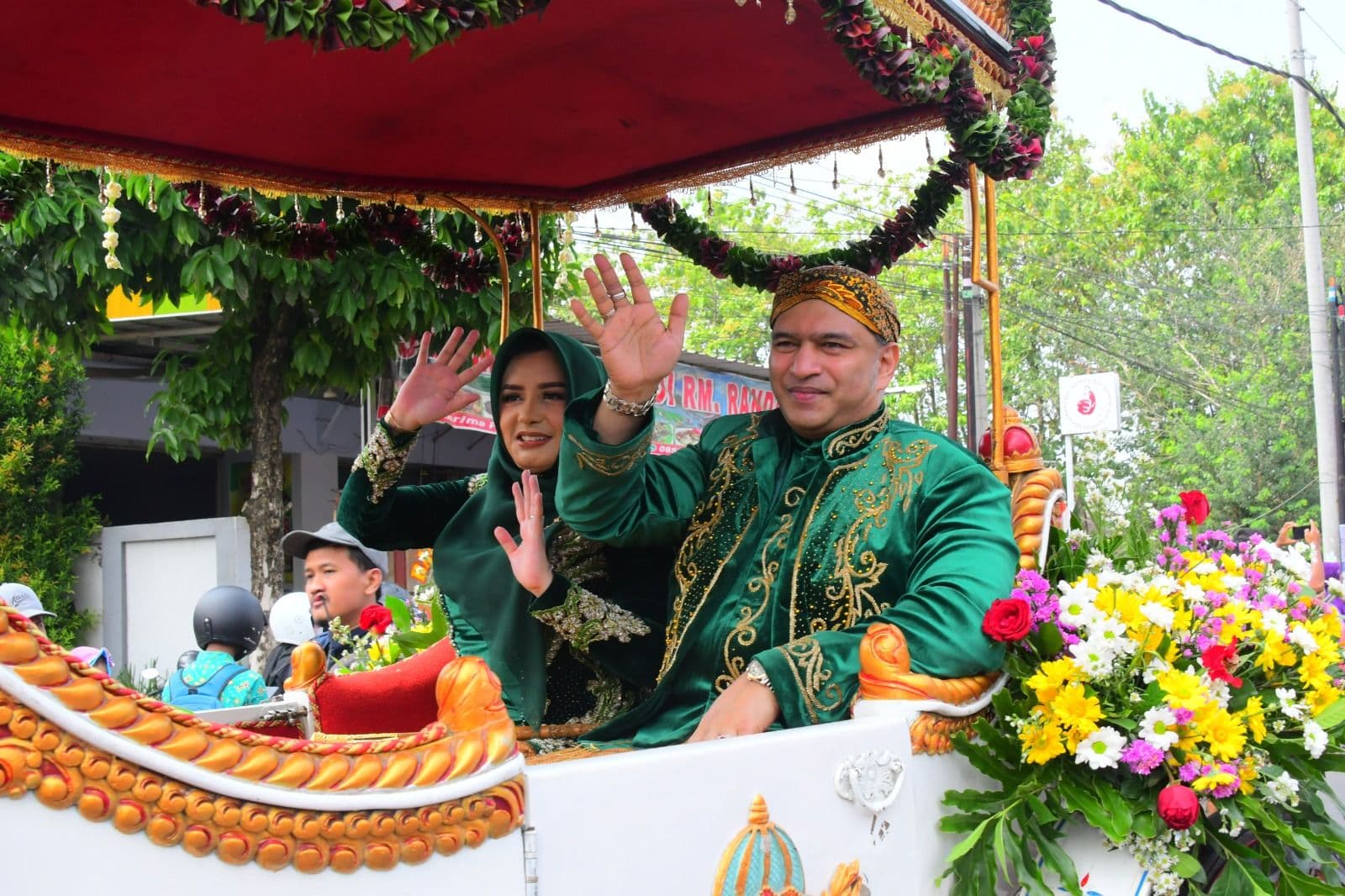 KIRAB BUDAYA KERETA KUDA MERIAHKAN HARI JADI KE-403 KABUPATEN PEKALONGAN