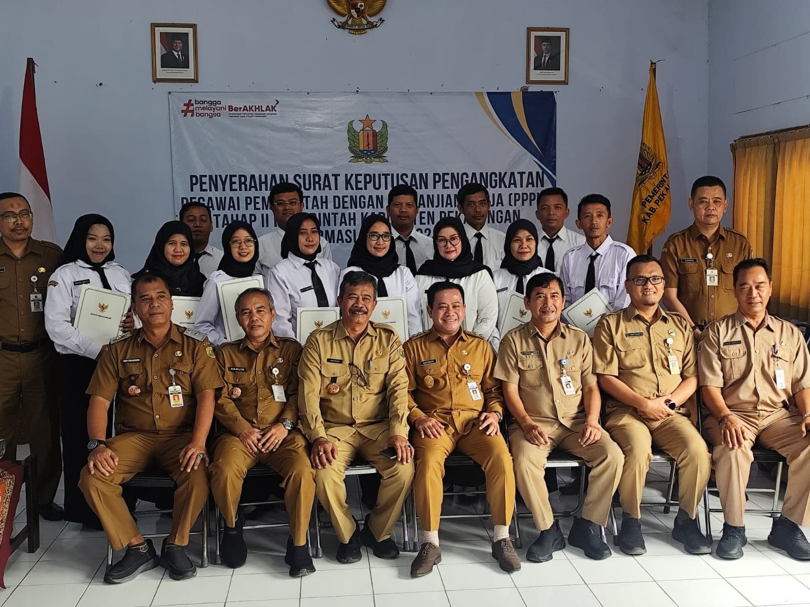 PEMERINTAH KABUPATEN PEKALONGAN SERAHKAN SK PPPK TAHAP II