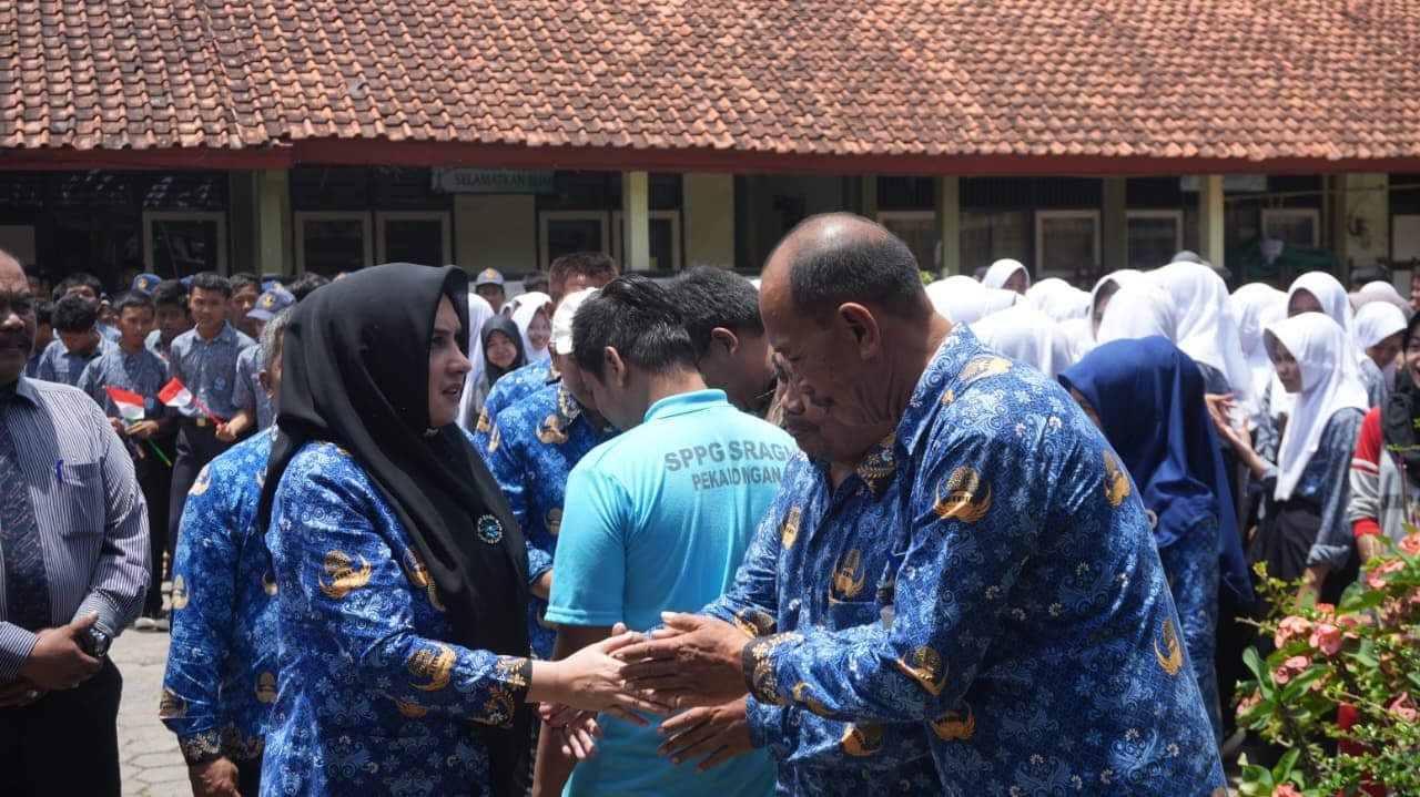 PEMKAB PEKALONGAN PRIORITASKAN PERBAIKAN SEKOLAH NEGERI