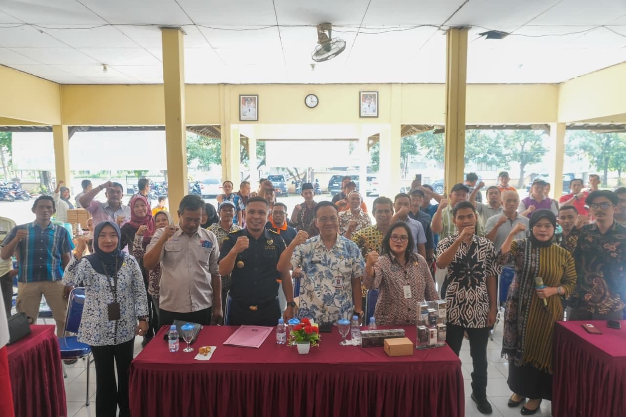 PEMKAB PEKALONGAN TUTUP RANGKAIAN SOSIALISASI GEMPUR ROKOK ILEGAL 2025 DI KECAMATAN SIWALAN