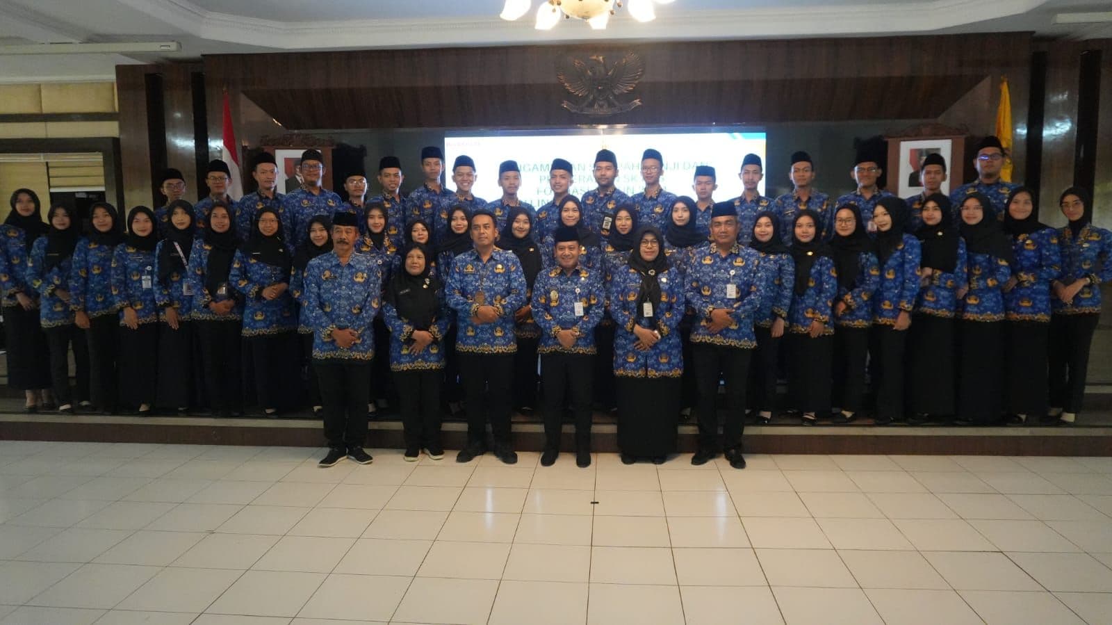 PERKUAT SISTEM PEMERINTAHAN, PLT BUPATI PEKALONGAN MINTA 41 PNS BARU BEKERJA PROFESIONAL