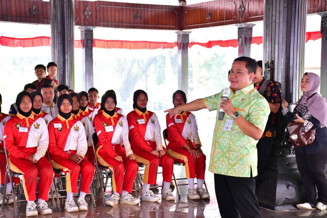 PLT BUPATI SUKIRMAN DORONG PASKIBRAKA AKTIF BERORGANISASI DAN SEBARKAN PROGRAM POSITIF