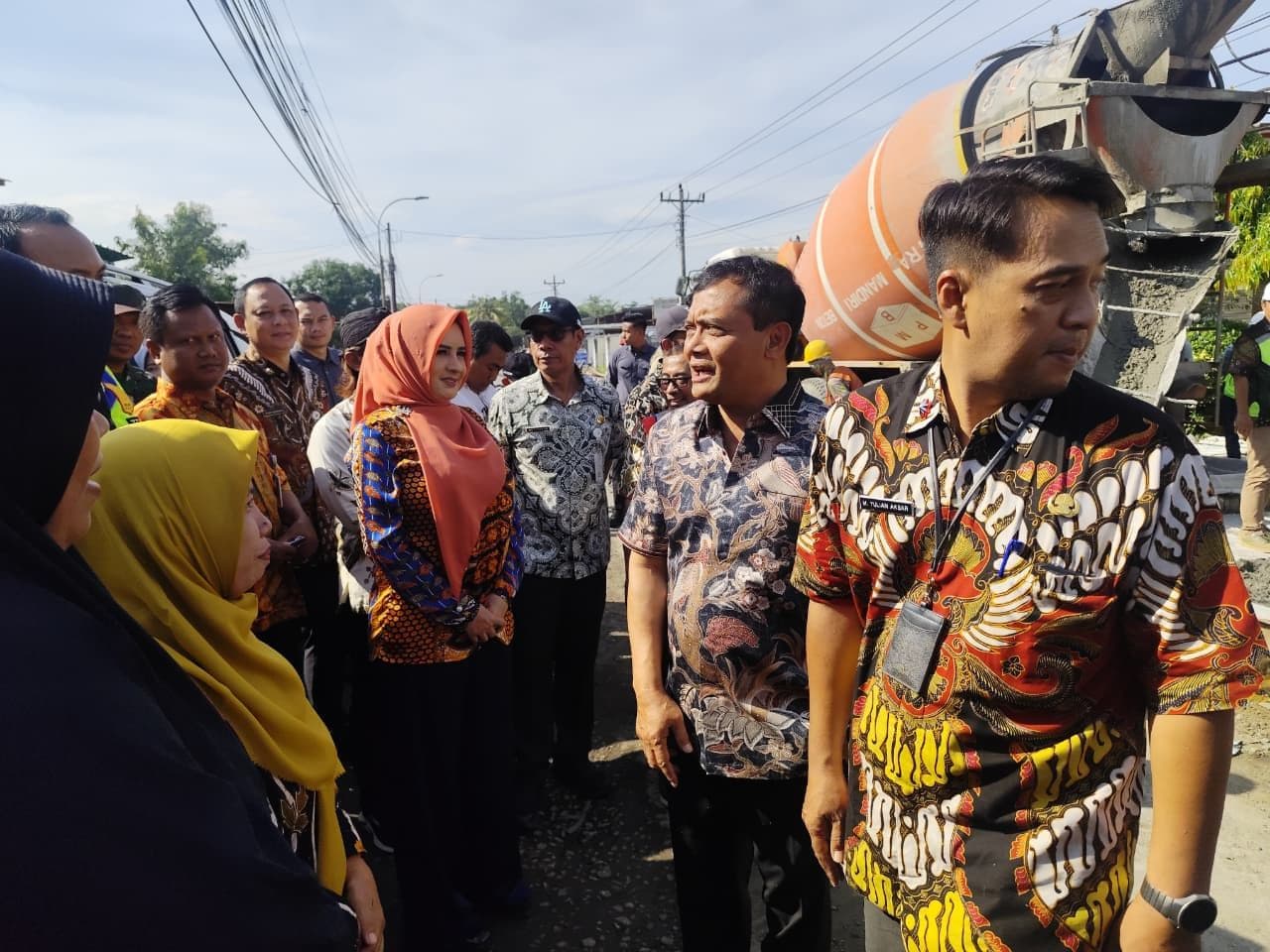 TINJAU PERBAIKAN JALAN PROVINSI WIRADESA – KAJEN, GUBERNUR PASTIKAN INFRASTRUKTUR JATENG MANTAP