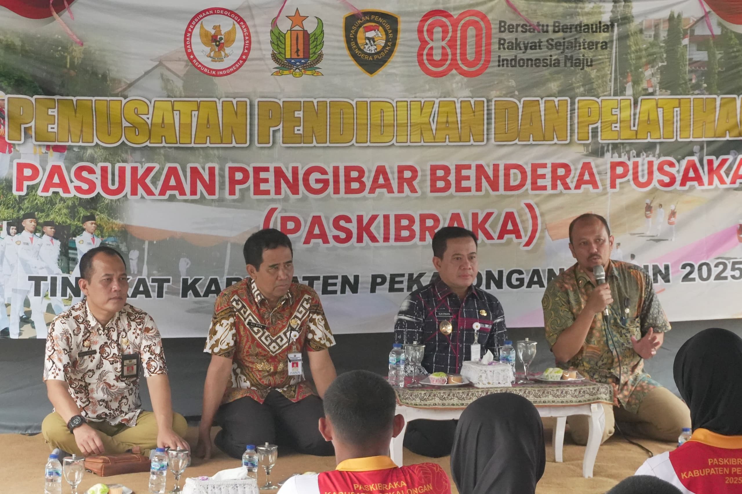 WABUP SUKIRMAN KUNJUNGI LATIHAN PASKIBRAKA, TEKANKAN SEMANGAT KEBANGSAAN